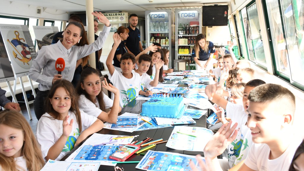 Children at table during Danube Day event