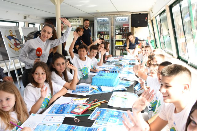 Children at table during Danube Day event